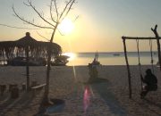 Menunggu Sunset di Gililabak Menunggu Sunset di Gililabak
