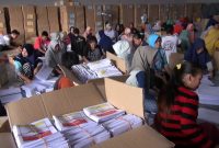 Dok. Proses sortasi dan packing surat suara Pemilu 2019, di gudang logistik KPU Kabupaten Sumenep, Jawa Timur. (istimewa)