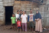 Kisah Keluarga Penghuni Hutan Bojonegoro