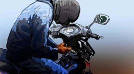 Terekam CCTV, Aksi Pencuri Motor Spesialis Rumah Kos