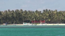 Perahu milik nelayan Pulau Masalembu ditambatkan di pesisir Desa Sukajeruk, Sabtu (29/06/2019). (istimewa)