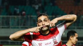 Selebrasi Jaimerson Da Silva Xavier, usai menjebol gawang PS Tira Persikabo, di Stadion Pakansari, Cibinong, Jawa Barat, Jumat, 12/07/2019. (foto: twitter madura united)