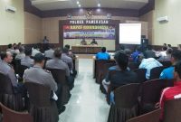 Rapat koordinasi pengamanan laga Madura United-Arema digelar Polres Pamekasan, Jumat, 19/07/2019. (foto: twitter madura united)