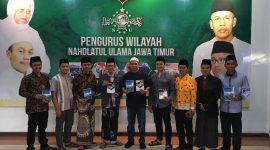 Pengurus Wilayah IPNU Jawa Timur, dalam launching buku pedoman PKPP. (Muf/ SJ Foto) 