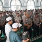 Pelepasan Calon Jamaah Haji (CJH) Anggota Polrestabes Surabaya, di Masjid Baiturrahman, Mapolrestabes Surabaya, Jawa Timur, Kamis 04/07/2019. (joe/ SJ foto)