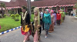 Acara nikah massal. (Budi/ SJ foto/ dok.)