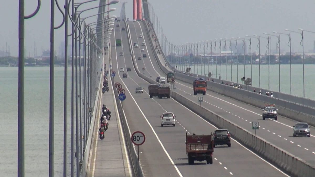 Suasana Jembatan Suramadu, Selasa, 09/07/2019. (Budi/ SJ foto)