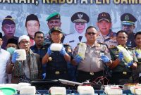 Polda Jatim gagalkan penyelundupan 50 KG narkoba jaringan Sokobanah-Sampang. (Joe/ SJ foto)