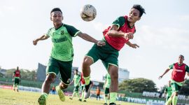 Persebaya dalam official training di Stadion Andi Mattalatta, Kota Makassar, Selasa, 16/07/2019. (foto: twitter persebaya)
