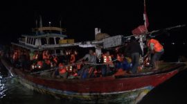 89 korban kapal terbakar tiba di Pelabuhan Kalianget Jumat, 23/08/2019 malam. (dik/SJ foto)