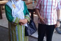 Nyai Hj. Dewi Khalifah ditemui Herman Dali Kusuma, saat berada di Gedung DPRD Sumenep, Jawa Timur, Senin, 26/08/2019. (dik/ SJ foto)
