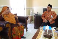 Agus Mulyono, Kepala Dinas Kesehatan Kabupaten Sumenep optimis mampu menekan angka kematian ibu melahirkan dan bayi baru lahir di tahun 2019 ini. (dik/ SJ foto)