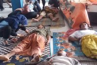 Korban KMP Santika Nusantara dirawat di Puskesmas Masalembu, Jumat, 23/08/2019. (dik/SJ foto)