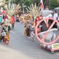Karnaval HUT RI ke-74 di Lamongan, Jawa Timur, berlangsung meriah. (Mahrus/ SJ foto)