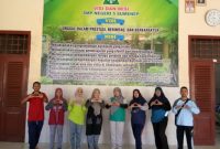 Petugas Puskesmas Pamolokan dalam kunjungannya ke SMP 5 Sumenep, Jawa Timur. (Farin/ SJ foto)