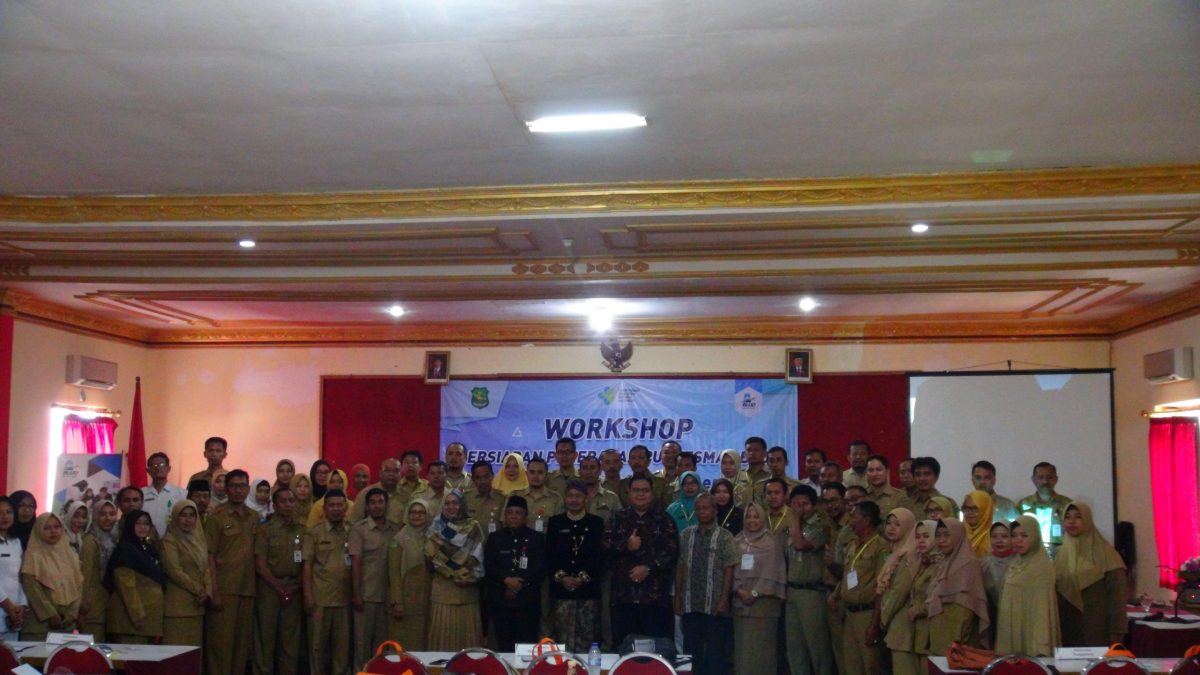 Peserta workshop penerapan Puskesmas BLUD ikuti foto bersama. (Farin/ SJ foto)