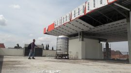 Kondisi lantai 3 Gedung Poli Terpadu RSUD Mohammad Anwar Sumenep yang mangkrak. (dik/ SJ foto)