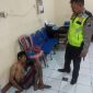 Tersangka A-F diamankan petugas ke Polsek Krian, Sidoarjo, setelah gagal mencuri sepeda motor. (Fahmi/ SJ foto)
