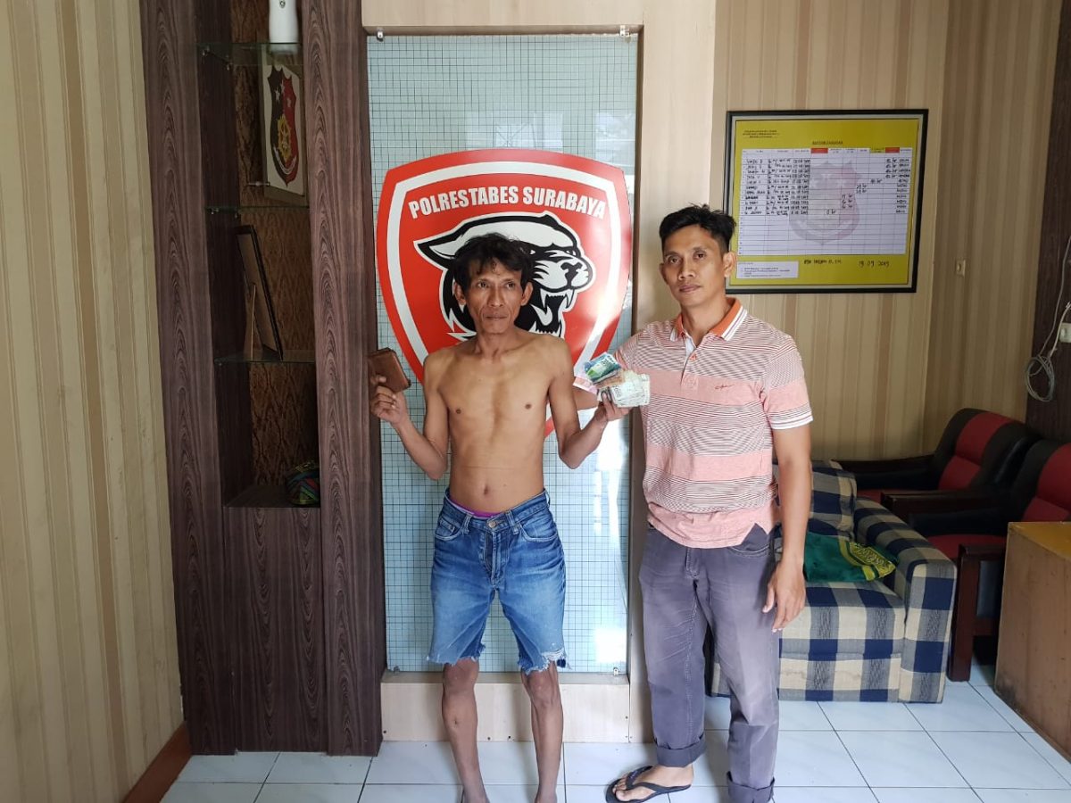 Rokib, copet spesialis angkutan umum jurusan Surabaya-Sidoarjo dibekuk petugas reskrim Polsek Gayungan, Surabaya, Minggu, 22/09/2019. (Joe/ SJ foto)
