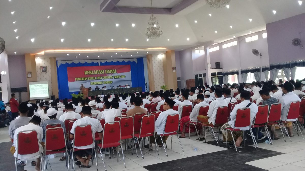 Deklarasi damai pilkades serentak tahun 2019 digelar di Gedung Korpri, Kota Sumenep, Jawa Timur, Rabu, 23/10/2019. (Didik/ SJ Foto)