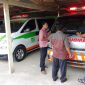 Sopir Ambulan siaga di Pool Ambulance Center RSUD dr. Mohammad Anwar Sumenep, Jawa Timur, Rabu sore, 16/10/2019. (Farin/ SJ Foto)