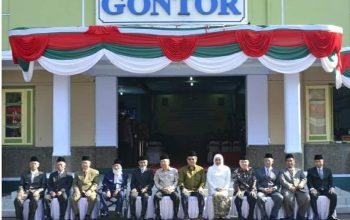Dampingi Wapres JK di Gontor, Gubernur Khofifah Dorong Penguatan Ekonomi Melalui Wakaf