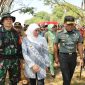 Gubernur Jawa Timur Khofifah Indar Parawansa membuka TMMD ke 106 di Lapangan Kecamatan jabon, Sidoarjo, Rabu, 02/09/2019. (Fahri/ SJ Foto)