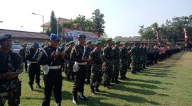 Apel pasukan jelang pelantikan Presiden dan Wakil Presiden digelar di halaman Mapolres Jombang, Jawa Timur, Jumat, 18/10/2019. (Mufid/ SJ foto)