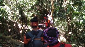 Petugas SAR gabungan berhasil mengevakuasi 13 pendaki Gunung Raung dalam kondisi selamat. (Joe/SJ Foto)