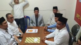 Deddy Noerdiawan, Putra Bupati Lamongan mengembalikan formulir pendaftaran Bacabup di Kantor Gerindra Kabupaten Lamongan, Rabu, 13/11/2019. (Mahrus/ SJ Foto)