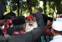 Husin Satriawan saat mengamankan kunjungan Sandiaga Uno di Kabupaten Sumenep beberapa waktu lalu. (Didik/ SJ foto/dok.)