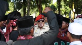 Husin Satriawan saat mengamankan kunjungan Sandiaga Uno di Kabupaten Sumenep beberapa waktu lalu. (Didik/ SJ foto/dok.)