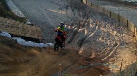 Sirkuit IMS Grass Track 2019 disiapkan panitia sejak Sabtu, 23/11/2019. (Ariawan for seputarjatim.com)