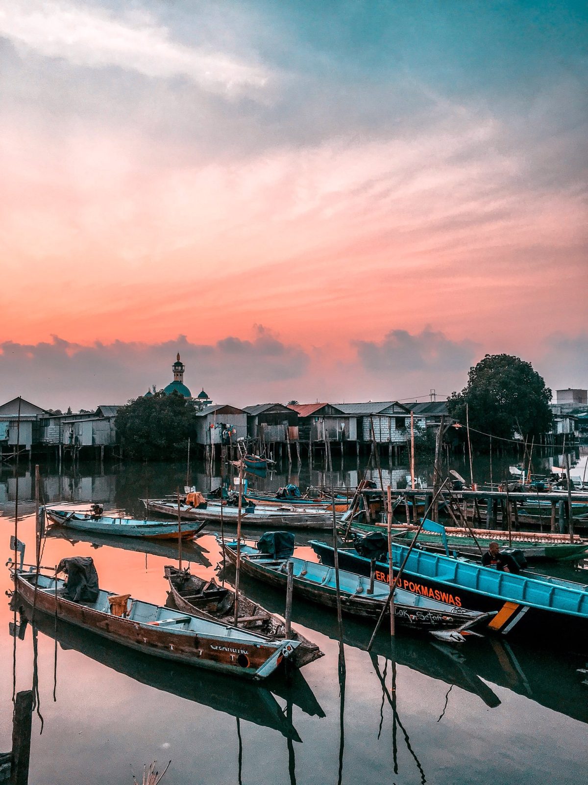 Wisata Bahari Sontoh Laut berada di kelurahan Greges, Asemrowo Surabaya. Sontoh Laut terus dikembangkan menjadi wisata alternatif bagi warga Kota Surabaya. (foto: istimewa)