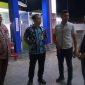 Sidak ketersediaan BBM jelang akhir tahun dilakukan ke SPBU di Kecamatan Manding, Kalianget, dan Batuan, Senin, 30/12/2019 malam. (Didik/ SJ Foto)