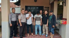 Dua tersangka curanmor tak berkutik setelah aksinya terekam kamera CCTV. (istimewa)