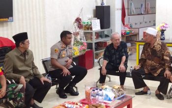 Malam Imlek, Petugas Gabungan Jaga Klenteng di Sumenep Malam Imlek, Petugas Gabungan Jaga Klenteng di Sumenep