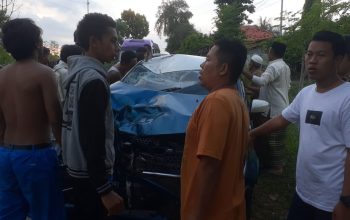 Adu Banteng Mobil Vs Motor