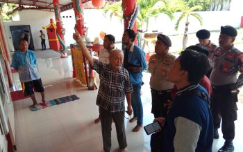 Kelenteng di Sumenep Bersiap Menyambut Imlek. Kelenteng di Sumenep Bersiap Menyambut Imlek.