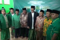 Fattah Jasin mengembalikan formulir pendaftaran ke kantor DPC PPP Sumenep, Selasa, 21/01/2020. (Didik/ SJ Foto)