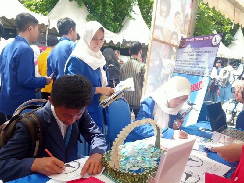 Ribuan pelajar berdatangan ke Trenggalek Education Fair. (Foto: istimewa)