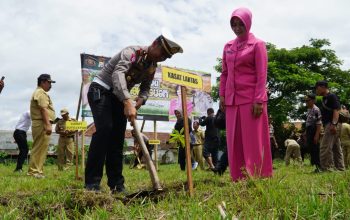 Antisipasi Bencana Alam, Polres Blitar Tanam 2000 Bibit Pohon Antisipasi Bencana Alam, Polres Blitar Tanam 2000 Bibit Pohon