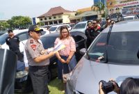 Kapolda Jatim Irjen Luki Hermawan memimpin rilis kasus curanmor, Rabu, 05/02/2020. (Yud/SJ Foto)