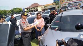Kapolda Jatim Irjen Luki Hermawan memimpin rilis kasus curanmor, Rabu, 05/02/2020. (Yud/SJ Foto) 