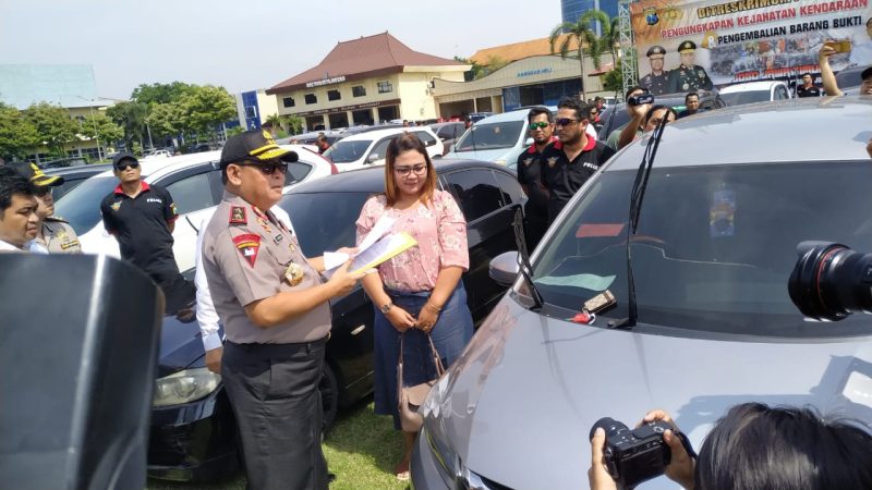 Kapolda Jatim Irjen Luki Hermawan memimpin rilis kasus curanmor, Rabu, 05/02/2020. (Yud/SJ Foto) 