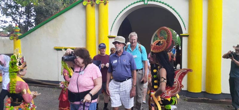 MEMIKAT: 45 Turis berbagai negara kunjungi Keraton Sumenep, Kamis, 13/02/2020. (Mi/SJ Foto) 