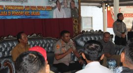 SILATURAHMI : Kapolres Sumenep AKBP Deddy Supriadi temui tokoh masyarakat Pulau Kangean, Senin, 17/02/2020. (*/ SJ Foto) 