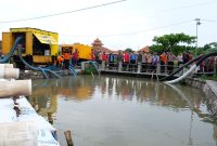 Pemkab Sidoarjo akan melakukan normalisasi sungai dan menertibkan bangunan liar untuk mencegah terjadinya banjir di Kecamatan Tanggulangin. (Fahmi/ SJ Foto) 