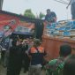 Truk pengangkut beras oplosan diamankan polisi dalam penggerebekan di Gudang Yudatama, Desa Pamolokan, Sumenep, Jawa Timur, Jumat, 28/02/2020. (mg3/SJ Foto) 