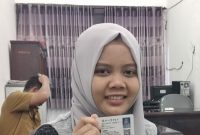 WASPADA CORONA: Maftuhatus Shobah, mahasiswi asal Sumenep memilih pulang ke tanah air pasca mewabahnya virus corona di Cina. (mg1/SJ Foto)